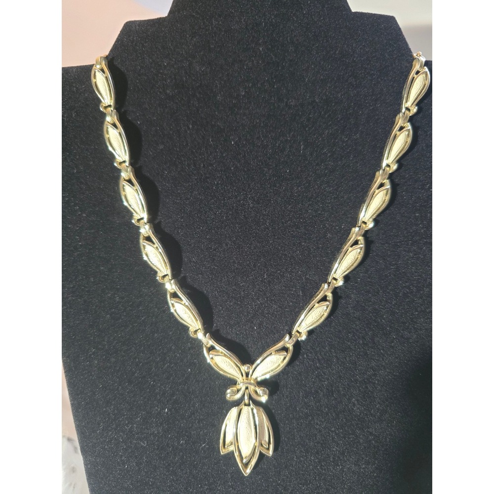 Vintage Sarah Coventry Gold-Tone Brushed Tulip Link Statement Necklace